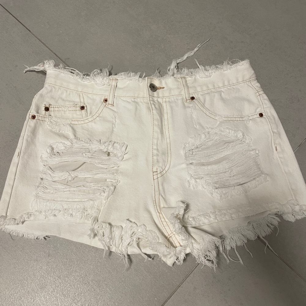 forever 21 brand new white shorts in a size 29 women’s